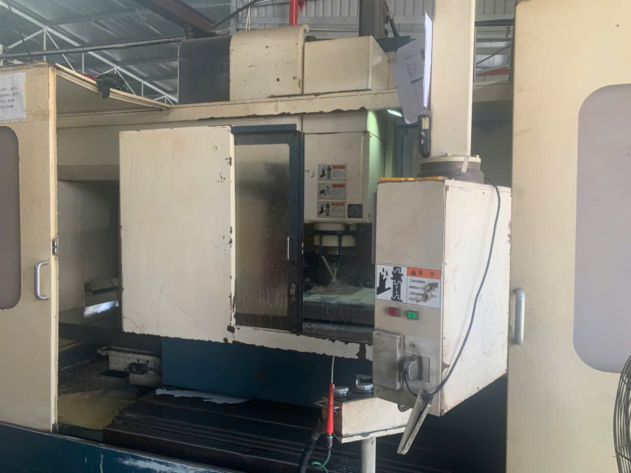 CNC vertical machining center machine 3